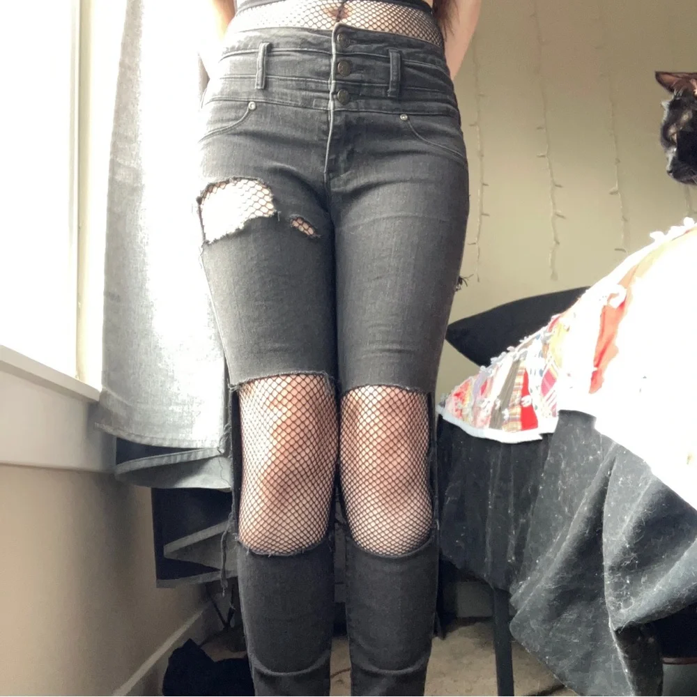 BLACK GRUNGE RIPPED JEANS - Picture 3 of 6